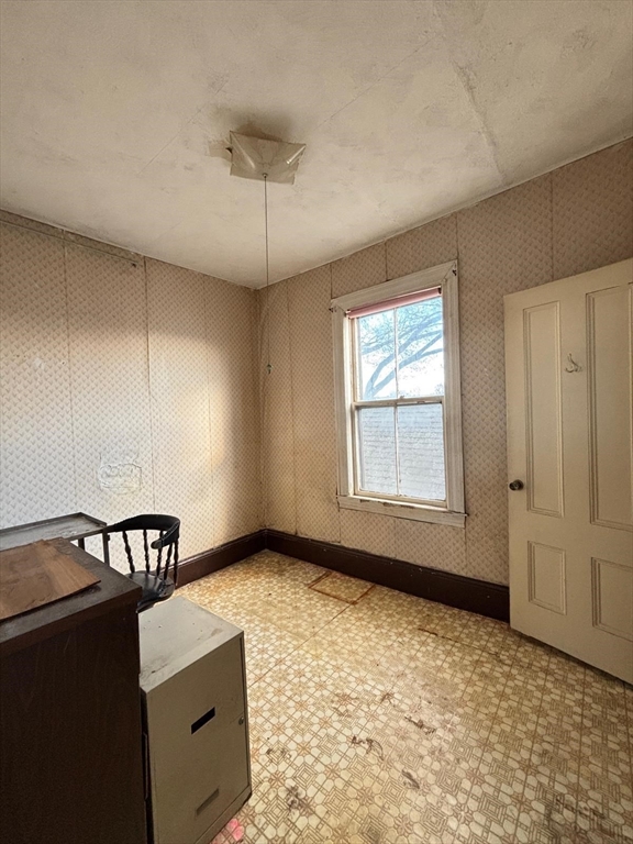 155 Amory St Property Photo 18