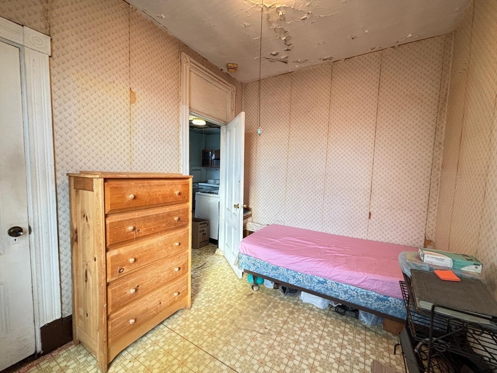 155 Amory St Property Photo 19