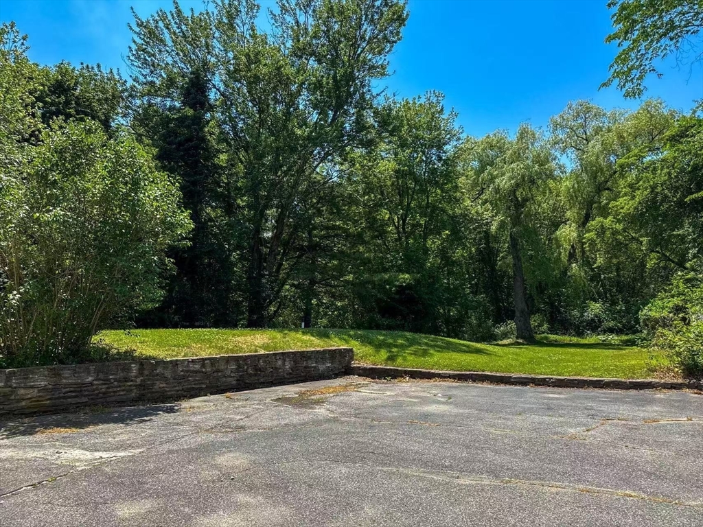 112 Marlboro Rd Property Photo 16