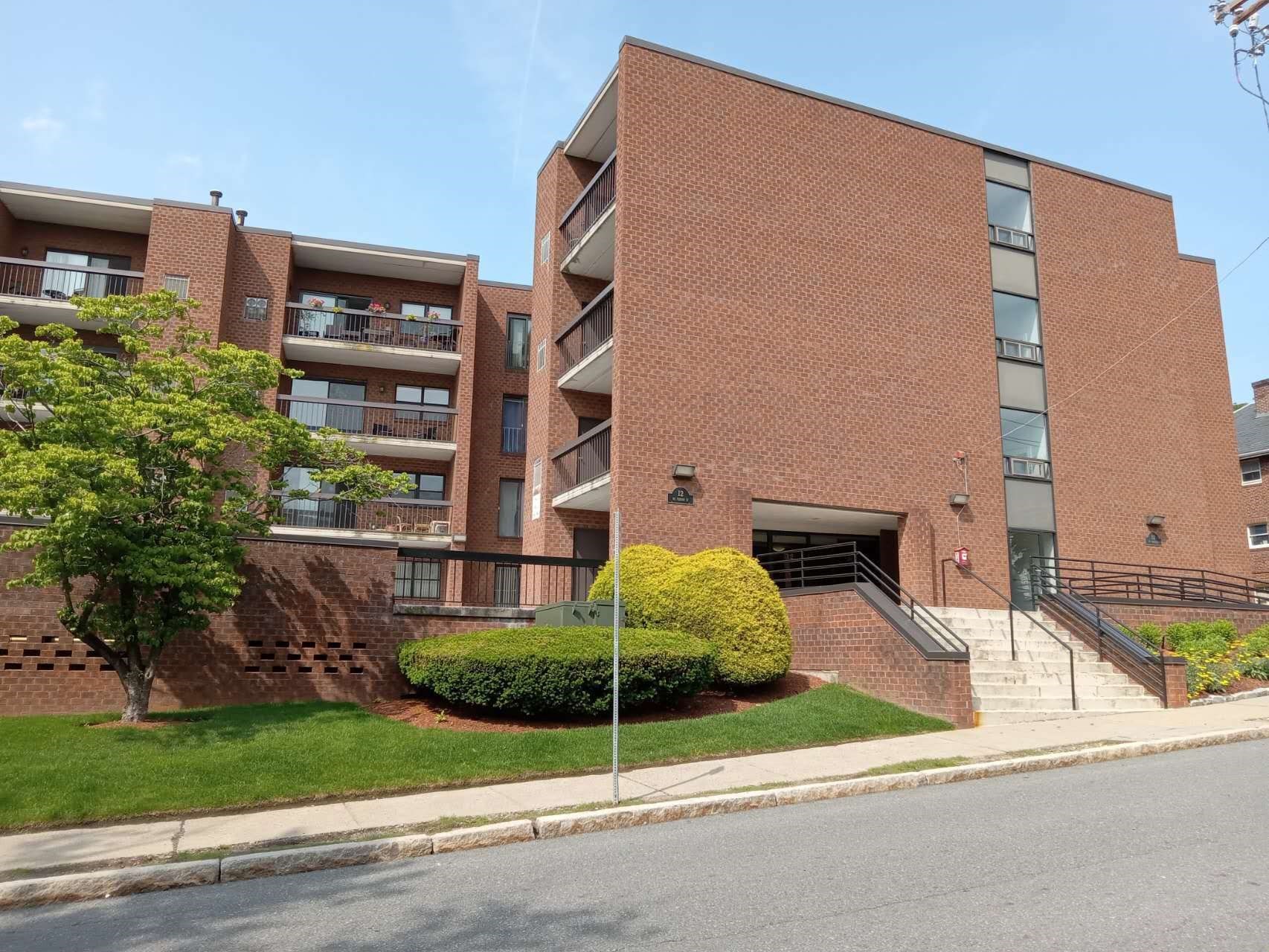 12 Mount Vernon St # 25 Property Photo 1