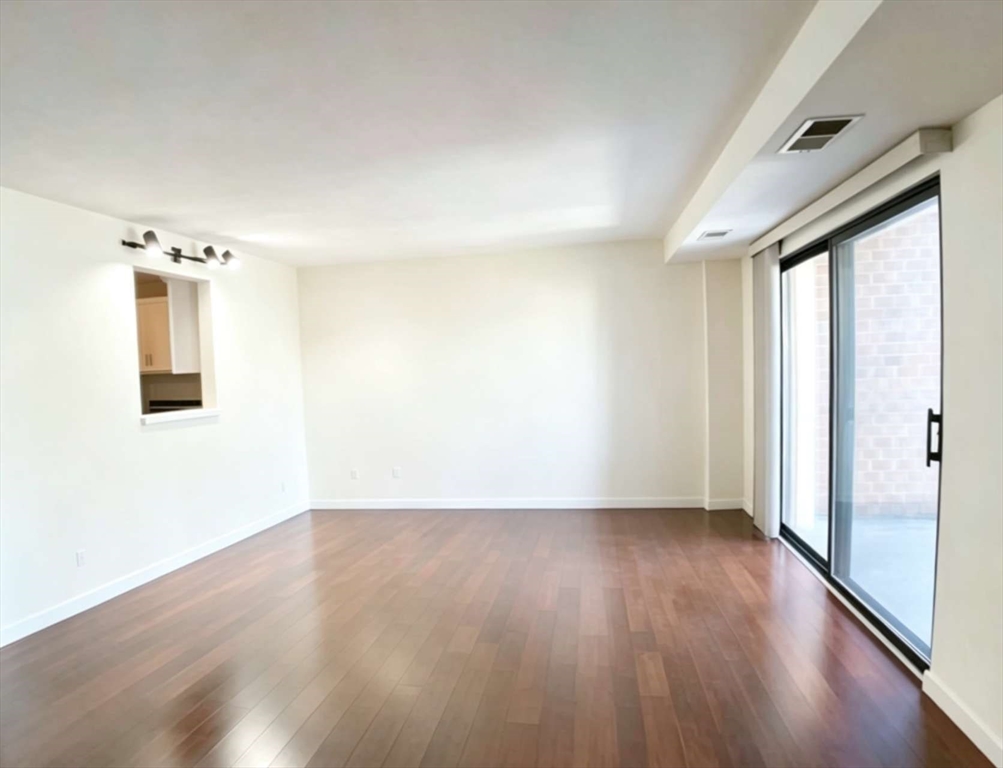 12 Mount Vernon St # 25 Property Photo 2