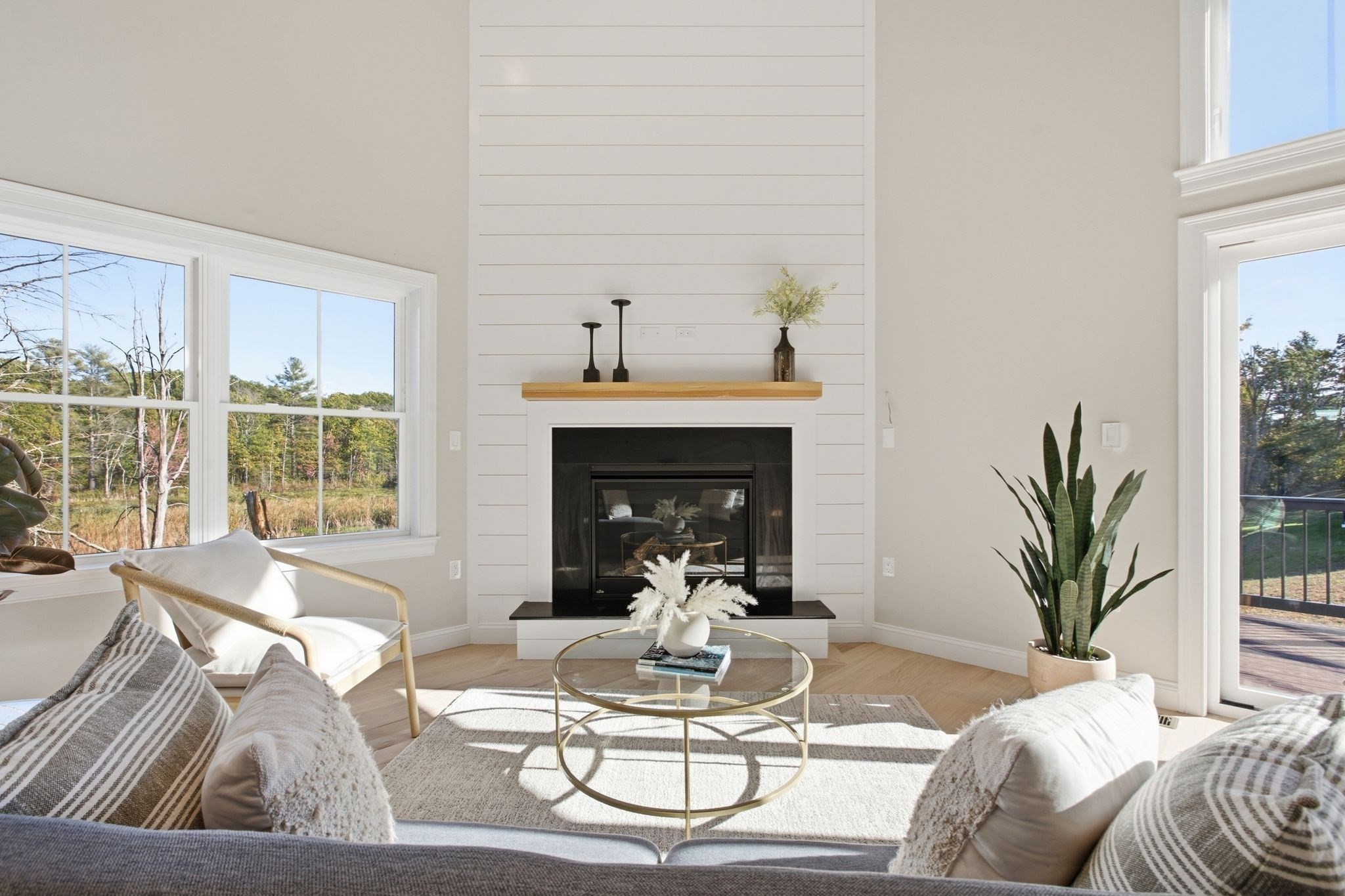 137 Essex Street Property Photo 4