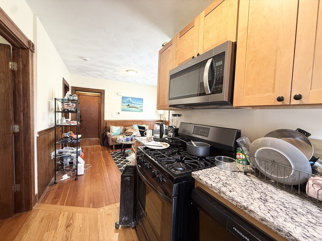 146 Webster Avenue # 1 Property Photo 2