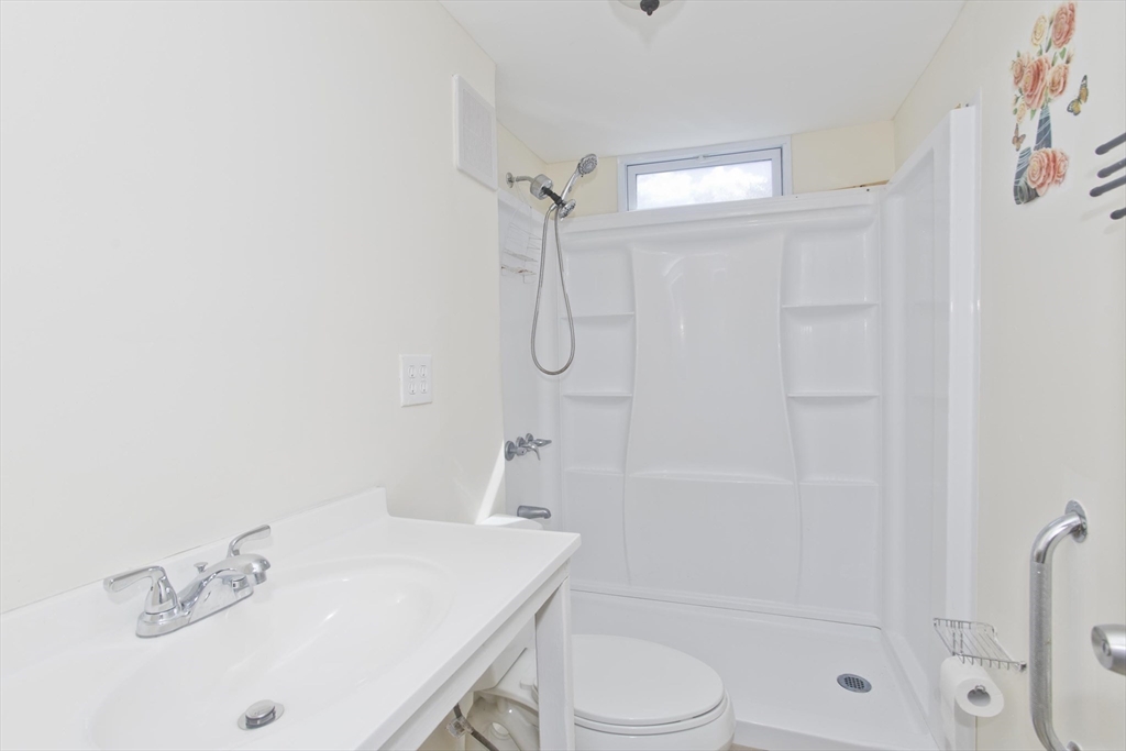 38 Klondike Ave Property Photo 10