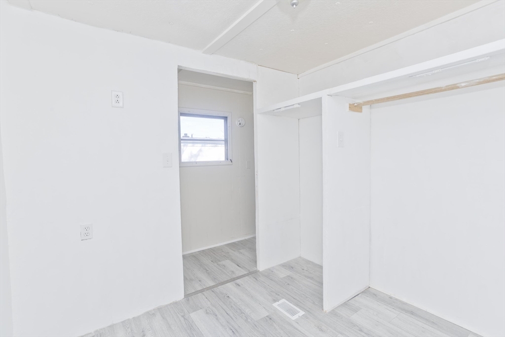 38 Klondike Ave Property Photo 12