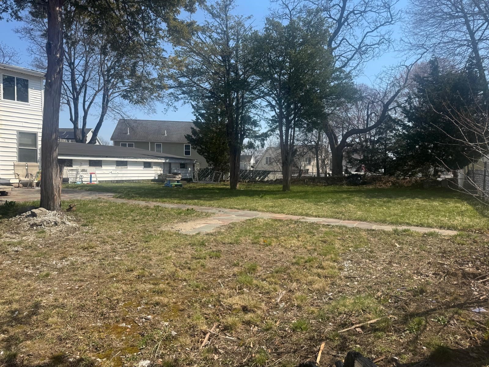 85 Seneca Street Property Photo 5