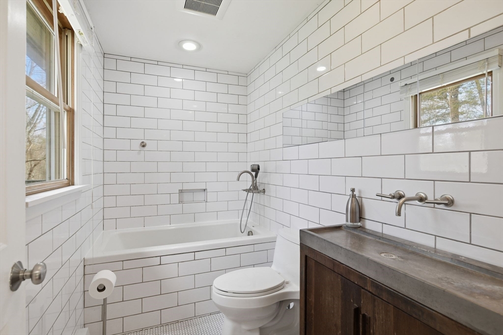 138 West St Property Photo 13