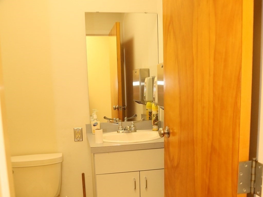 955 Main St # 305 Property Photo 29