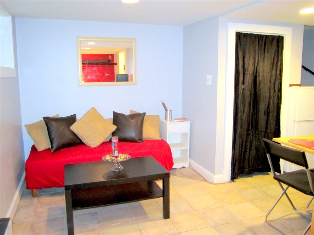 3 Goodwin Pl # B Property Photo 1