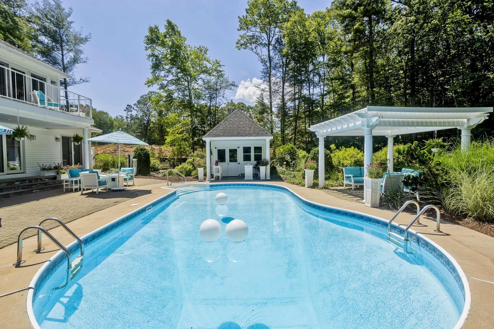 183 Loomis Rdg Property Photo 2