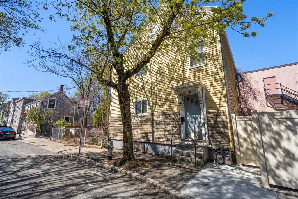 39 Hunting Street Property Photo 2