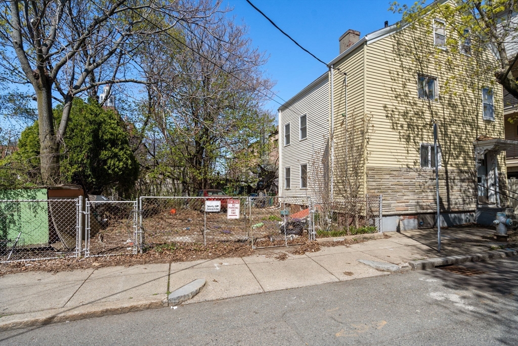 39 Hunting Street Property Photo 3