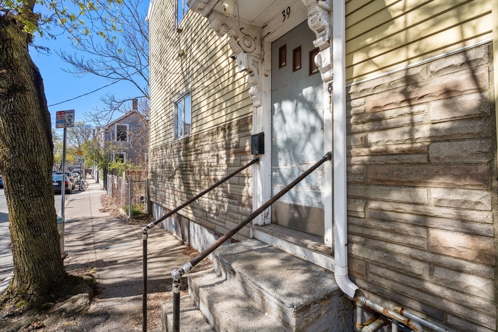 39 Hunting Street Property Photo 5