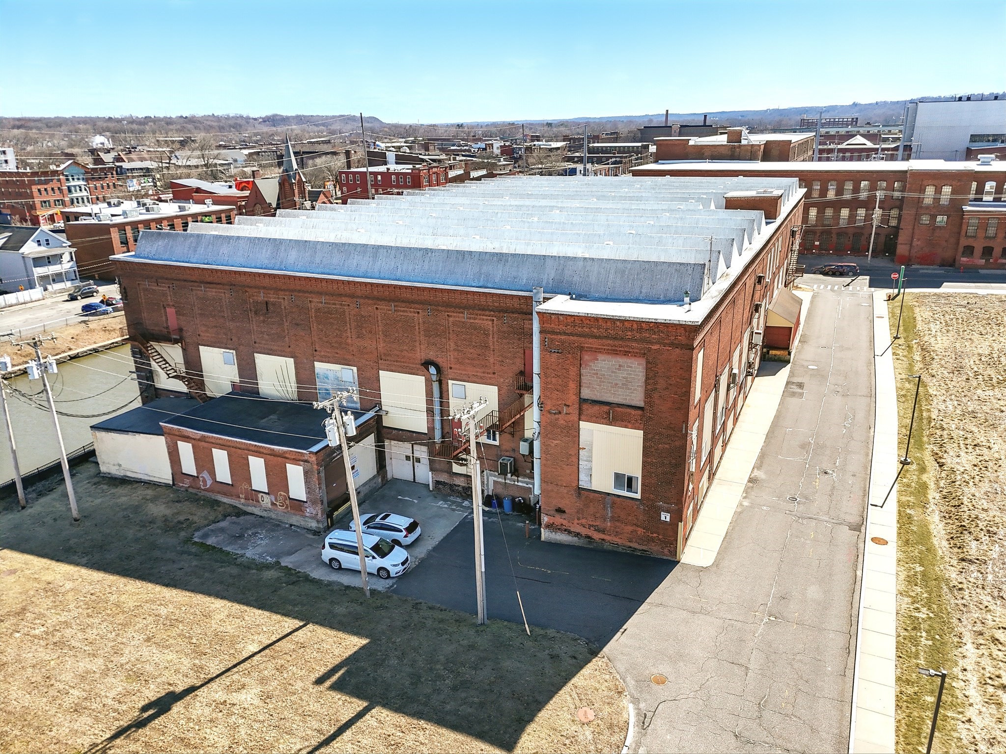 1 Bigelow St Property Photo 1