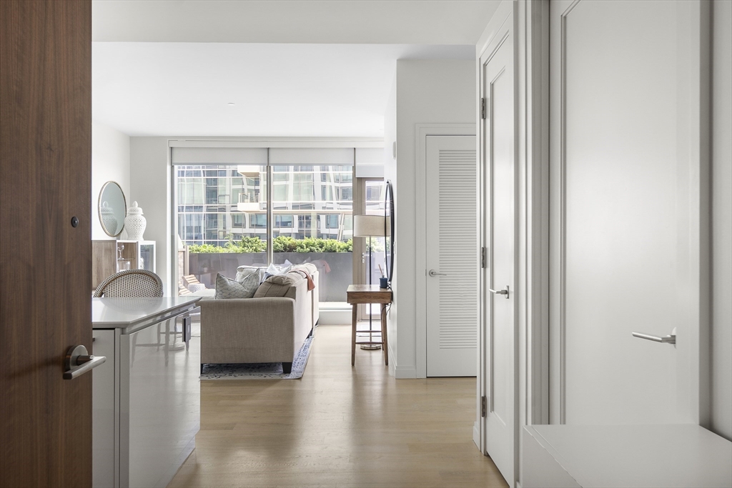 133 Seaport Blvd # 520 Property Photo 1