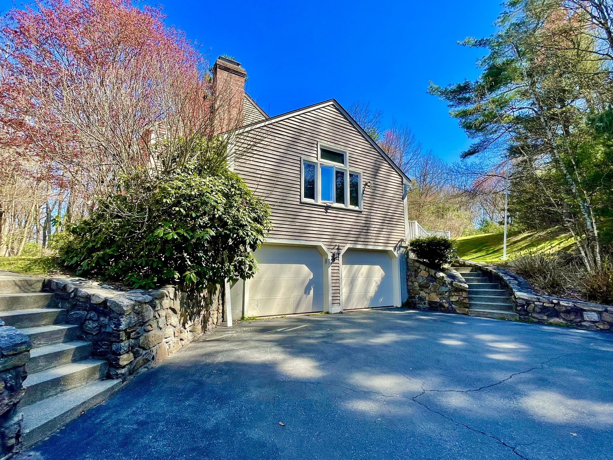 128 Upton Rd Property Photo 3