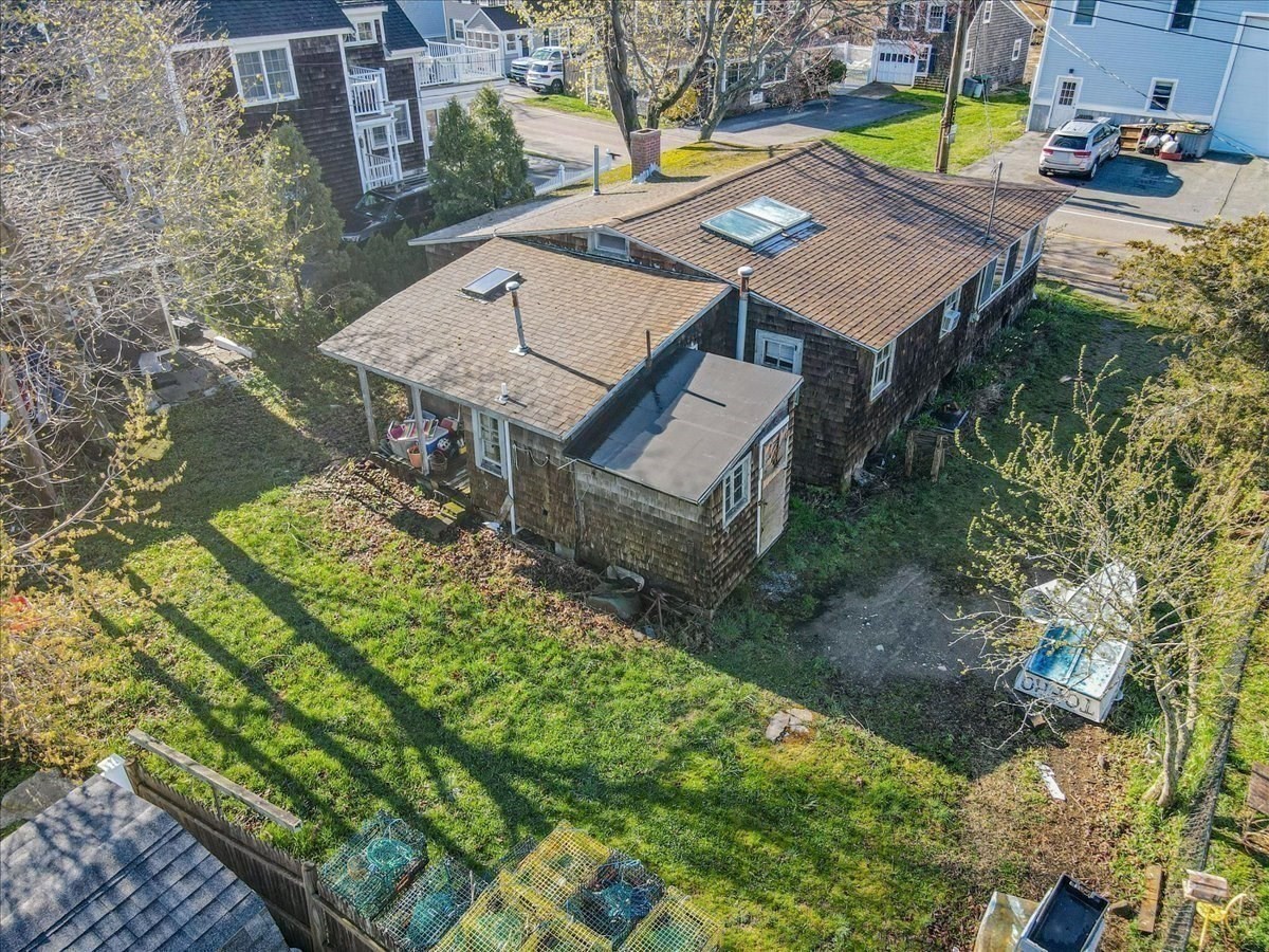 64 Central St Property Photo 31