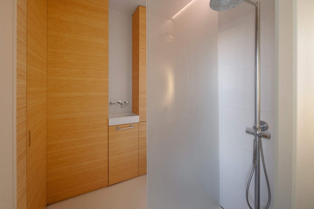 48 Beacon St # 12f Property Photo 11