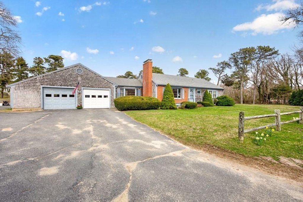 48 Glover Sq Property Photo 1