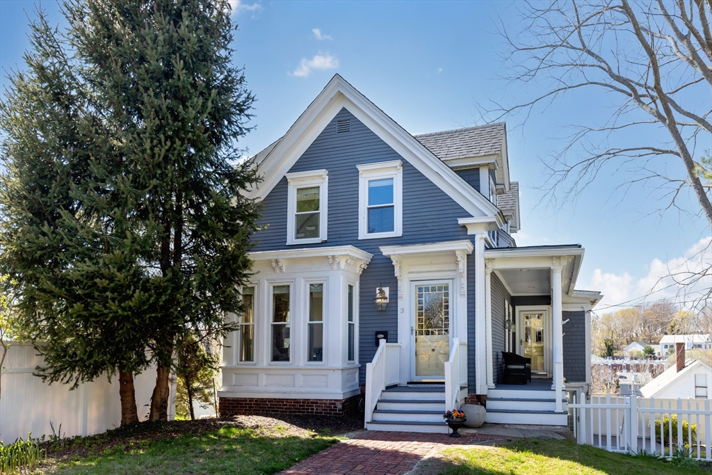 3 Massasoit St Property Photo 1