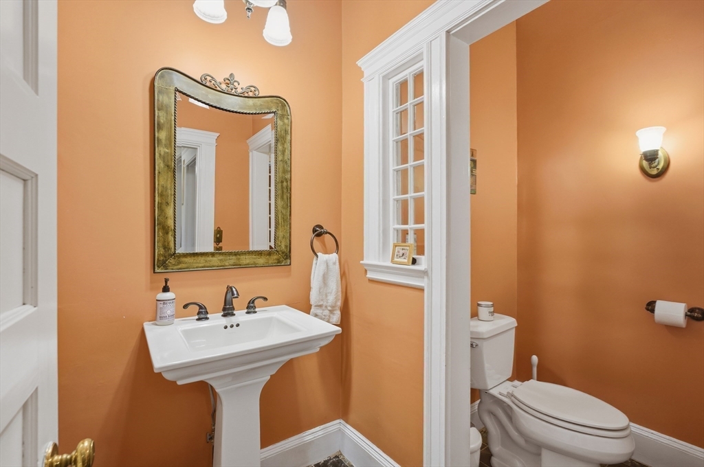 372 Main St Property Photo 20