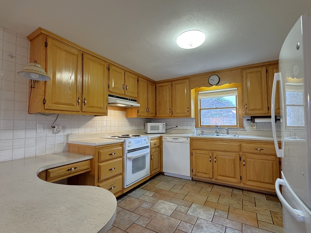 144 Main Property Photo 4