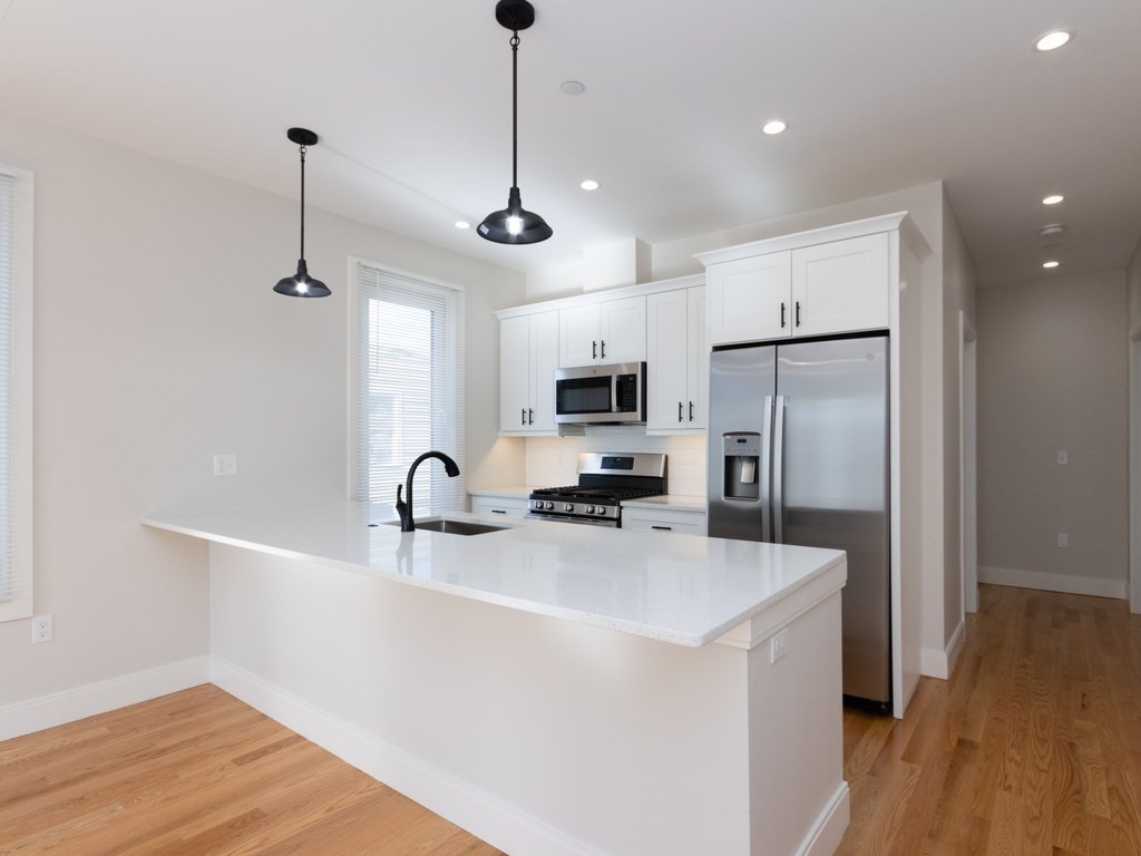 9 Tovar # 3 Property Photo 1