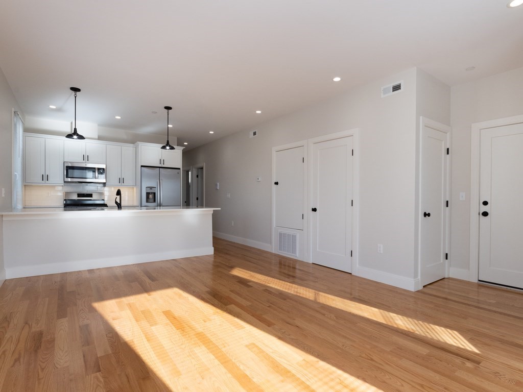9 Tovar # 3 Property Photo 5