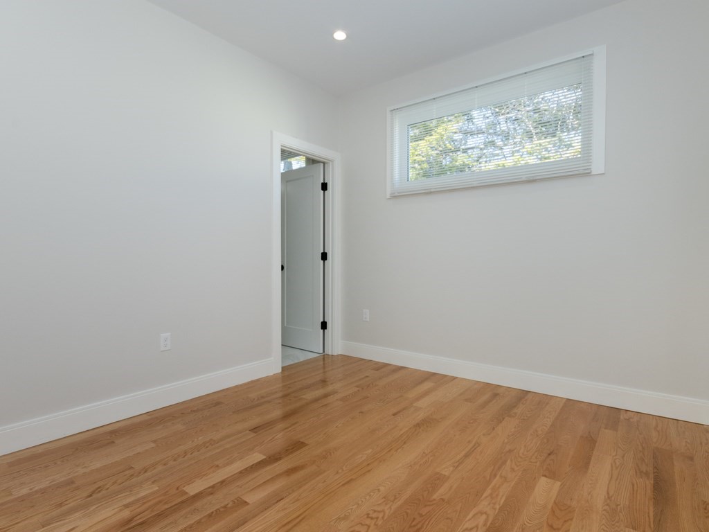 9 Tovar # 3 Property Photo 9