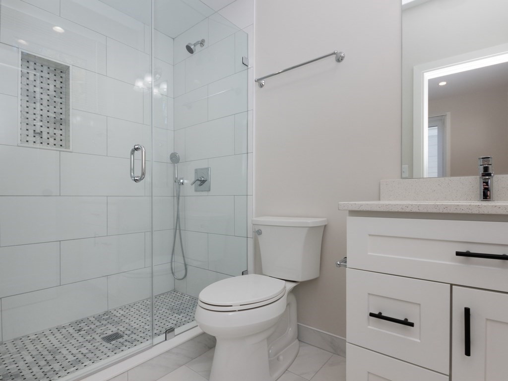 9 Tovar # 3 Property Photo 10