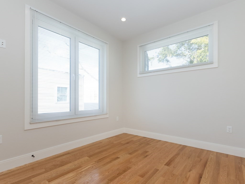 9 Tovar # 3 Property Photo 11
