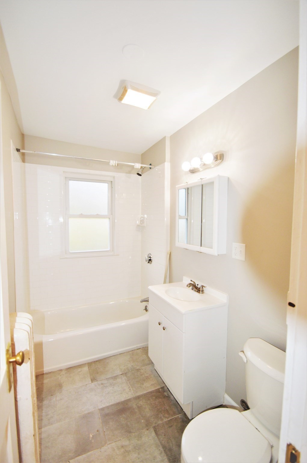 51 Leamington Road # 1 Property Photo 6