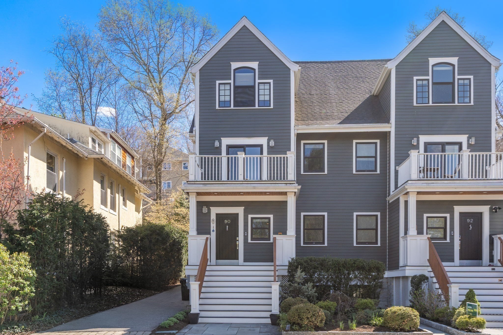 90 Columbia # U90 Property Photo 1