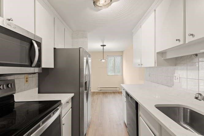 96 Main St # E6 Property Photo 3