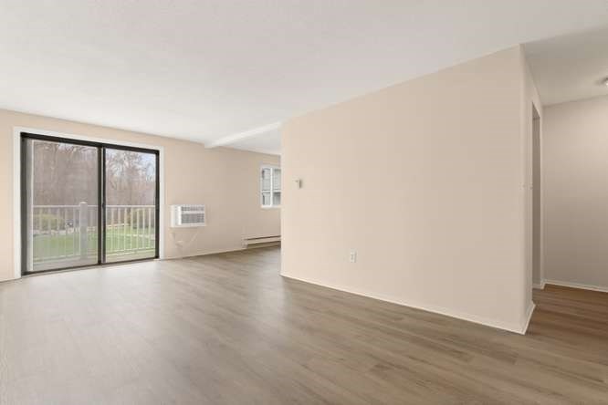 96 Main St # E6 Property Photo 9