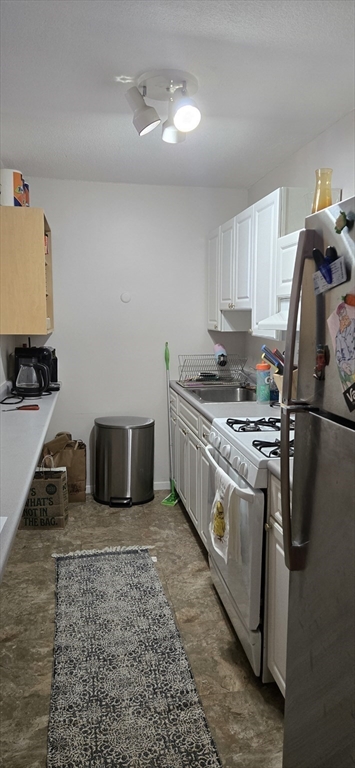 2 Hawthorne # 16f Property Photo 5