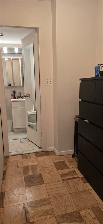 2 Hawthorne # 16f Property Photo 8
