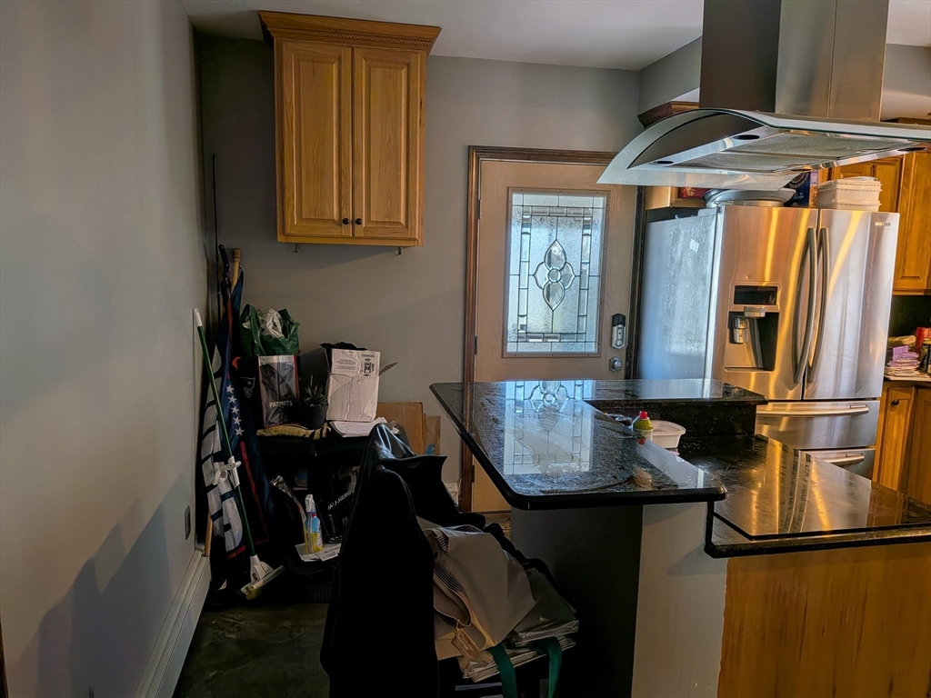 7 Willis Ave Property Photo 4