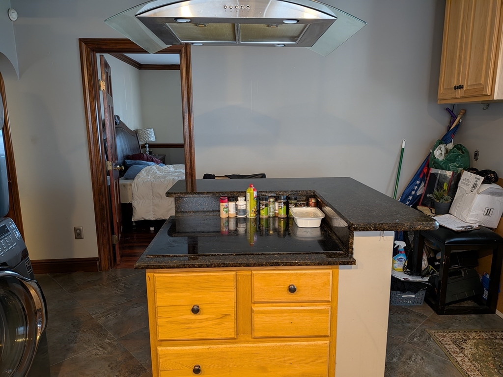 7 Willis Ave Property Photo 5