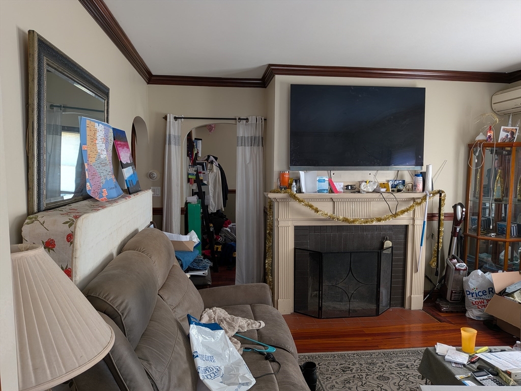 7 Willis Ave Property Photo 8