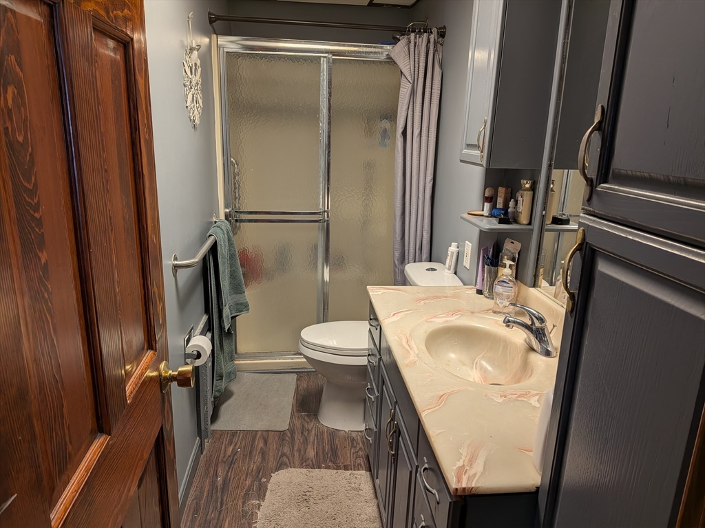 7 Willis Ave Property Photo 14