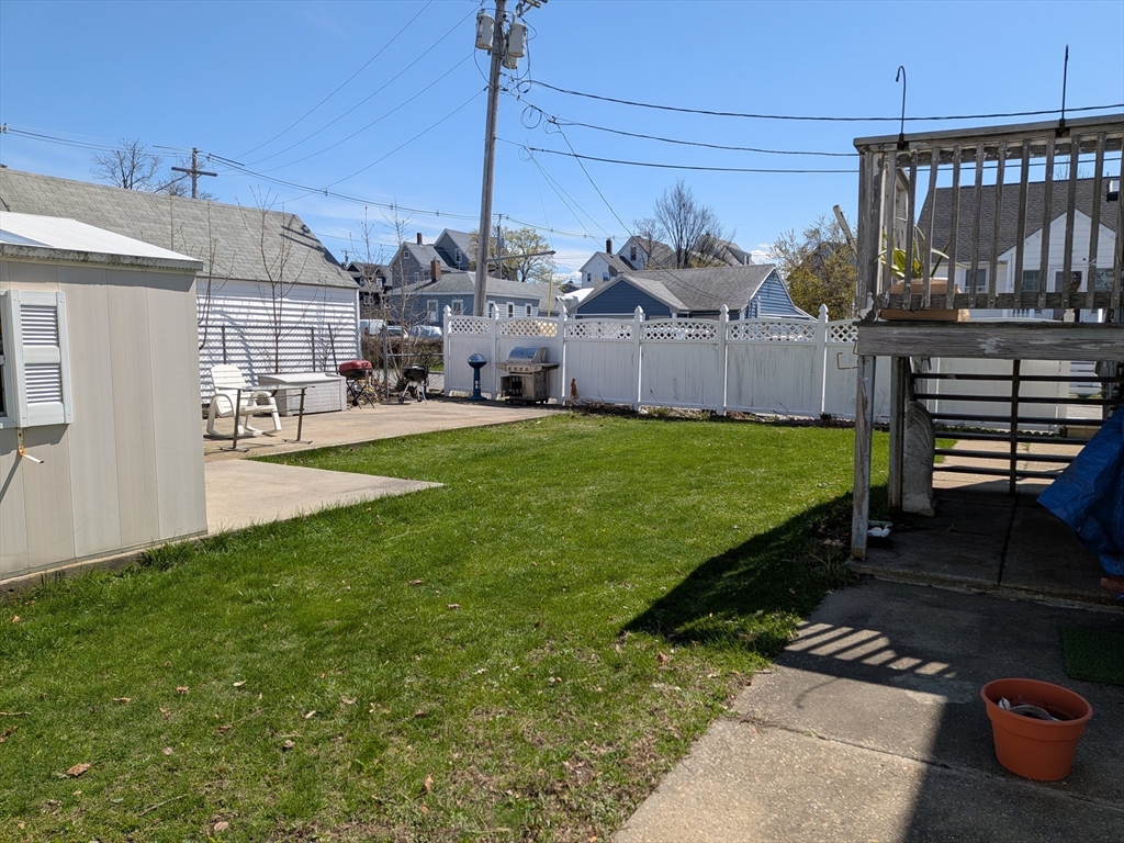 7 Willis Ave Property Photo 34