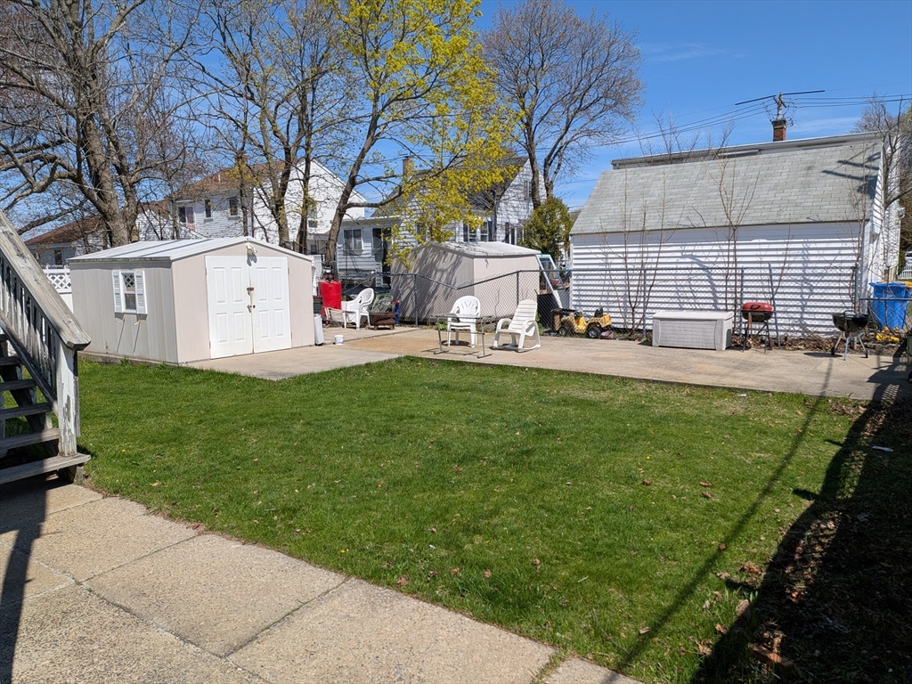 7 Willis Ave Property Photo 35