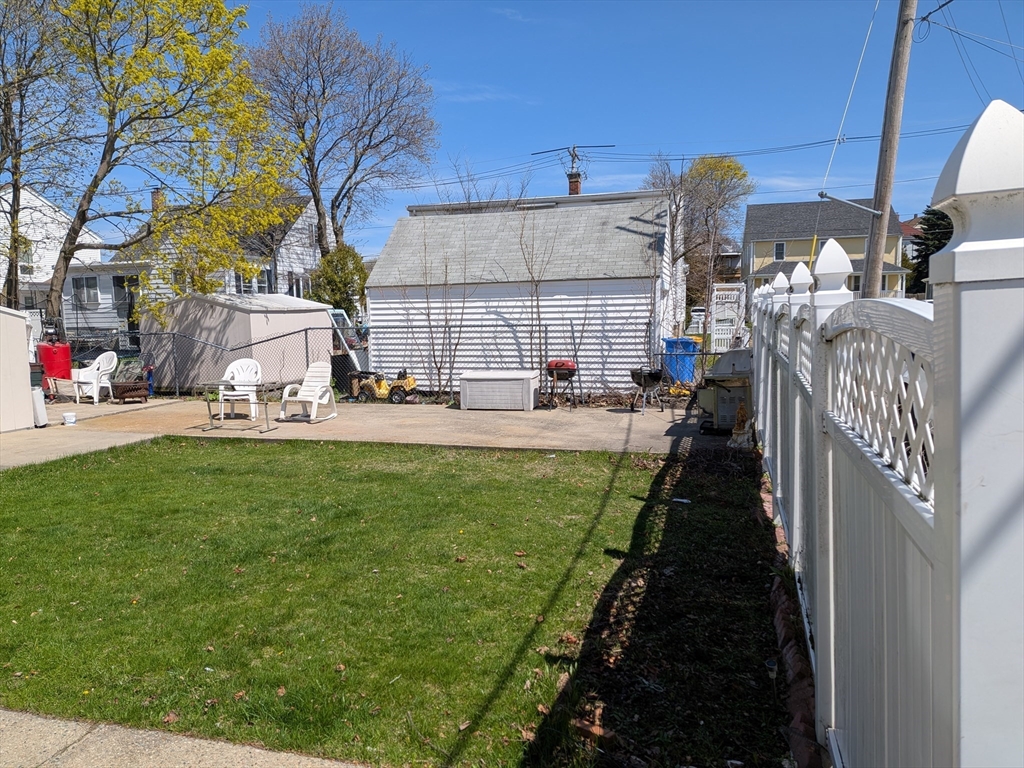 7 Willis Ave Property Photo 37