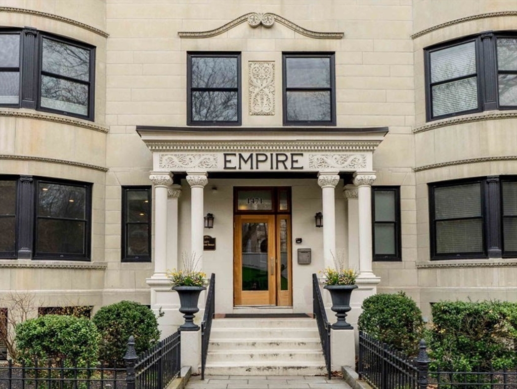 1471 Beacon St Property Photo 1