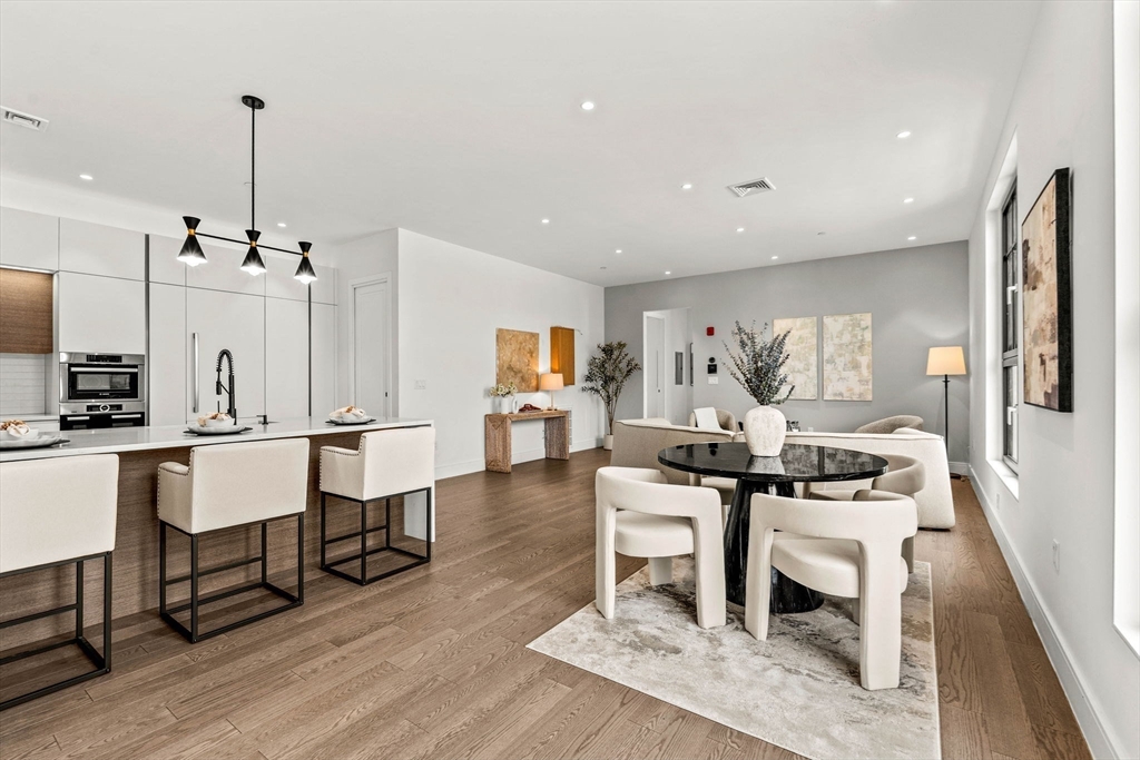 8 Leverett St # 4