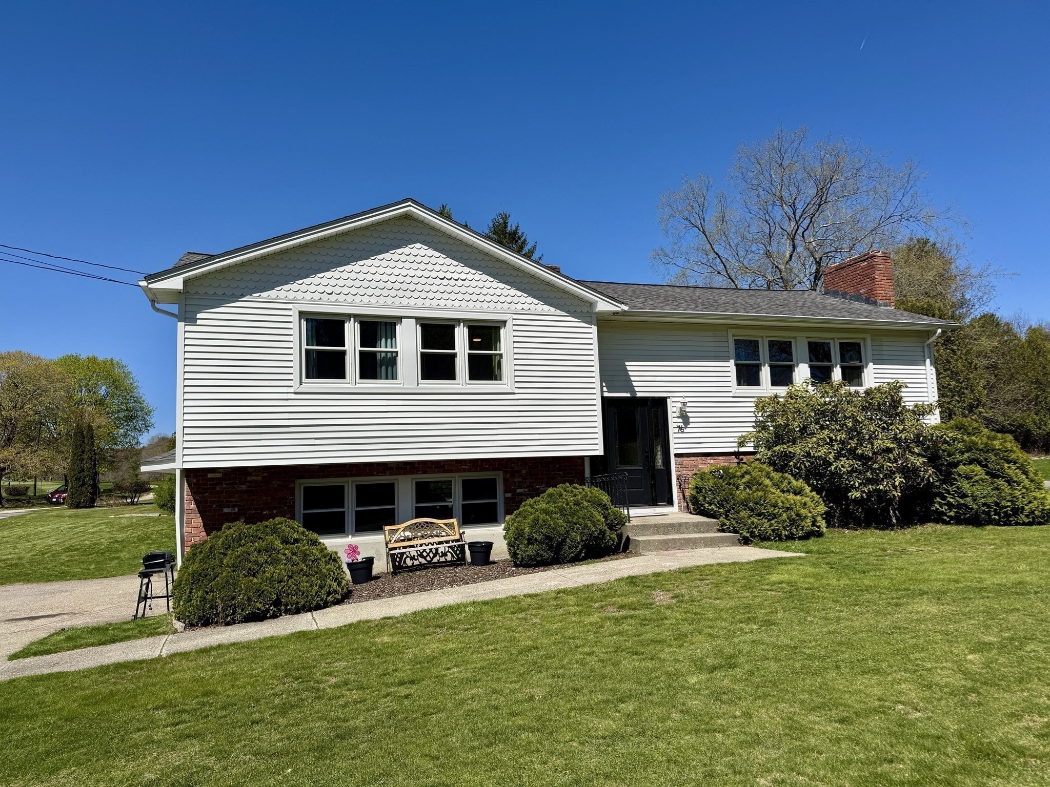 76 Airport Rd Property Photo 1