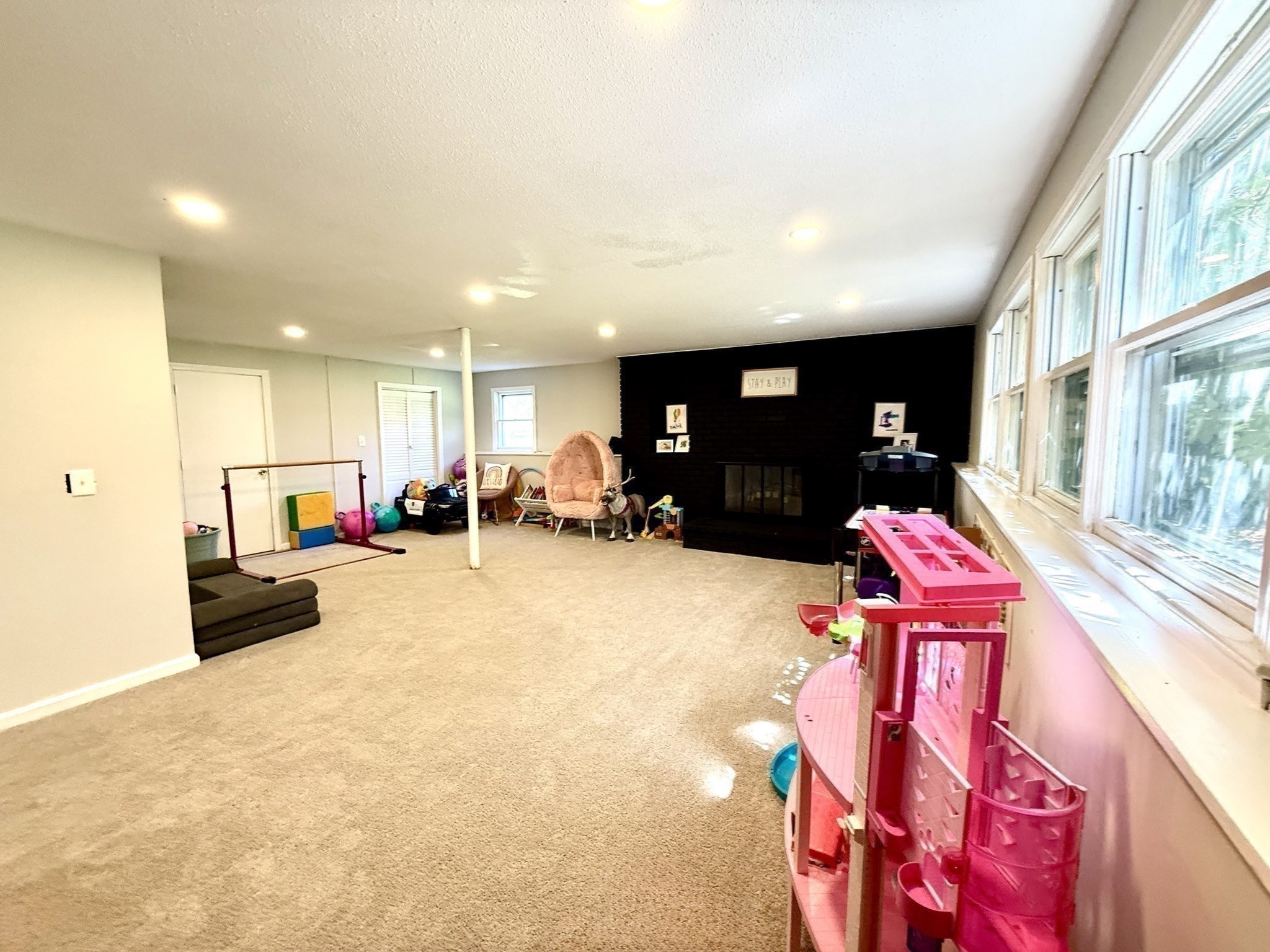 76 Airport Rd Property Photo 8