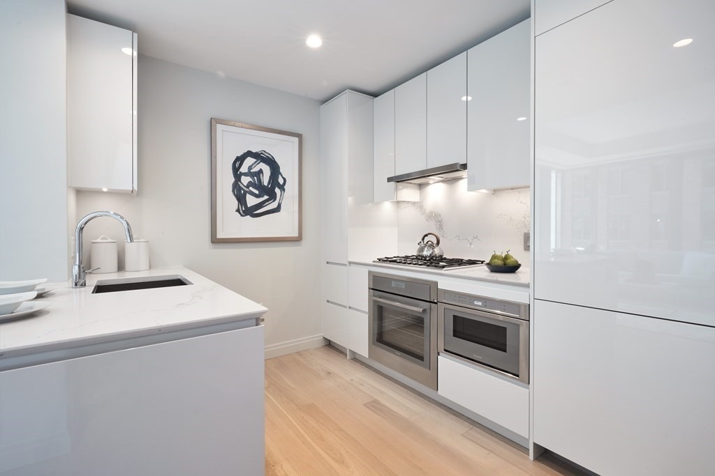 135 Seaport Blvd # 808 Property Photo 5