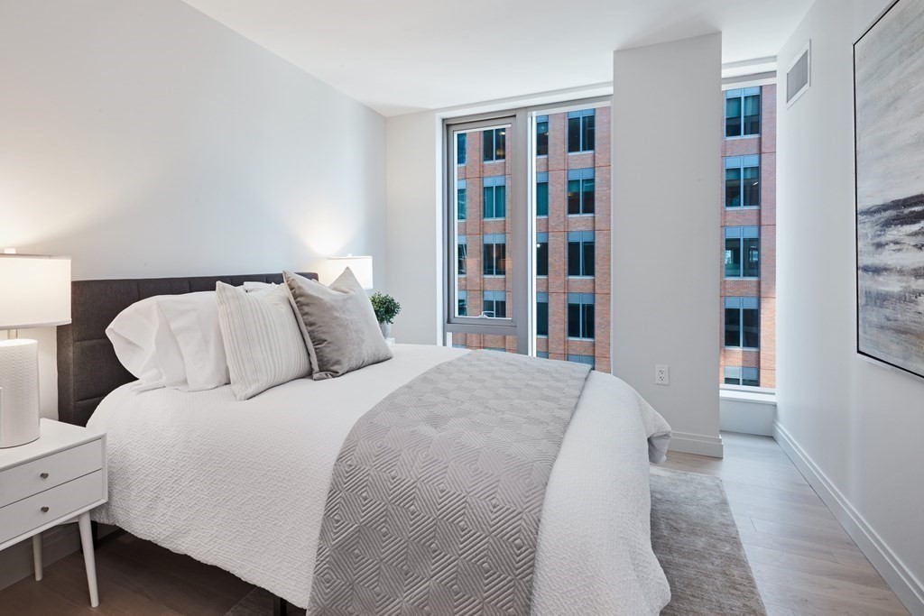 135 Seaport Blvd # 808 Property Photo 6